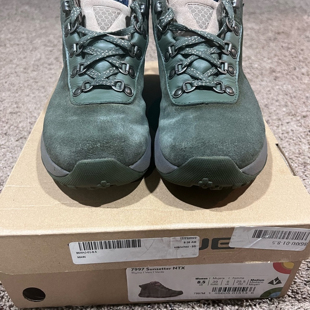 Women’s Vasque Sunsetter NTX Hiking Boots - Waterproof Suede